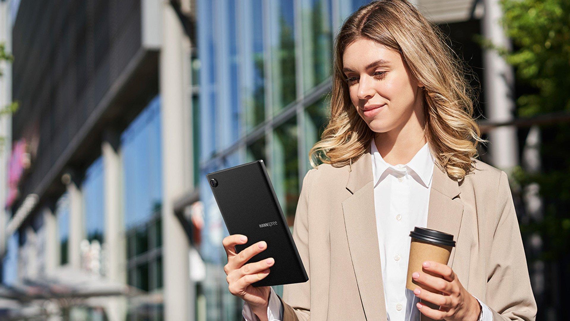 Таблет и четец Hannspree Lumo Paper 7.8", 64 GB, в комплект с калъф Smart Folio