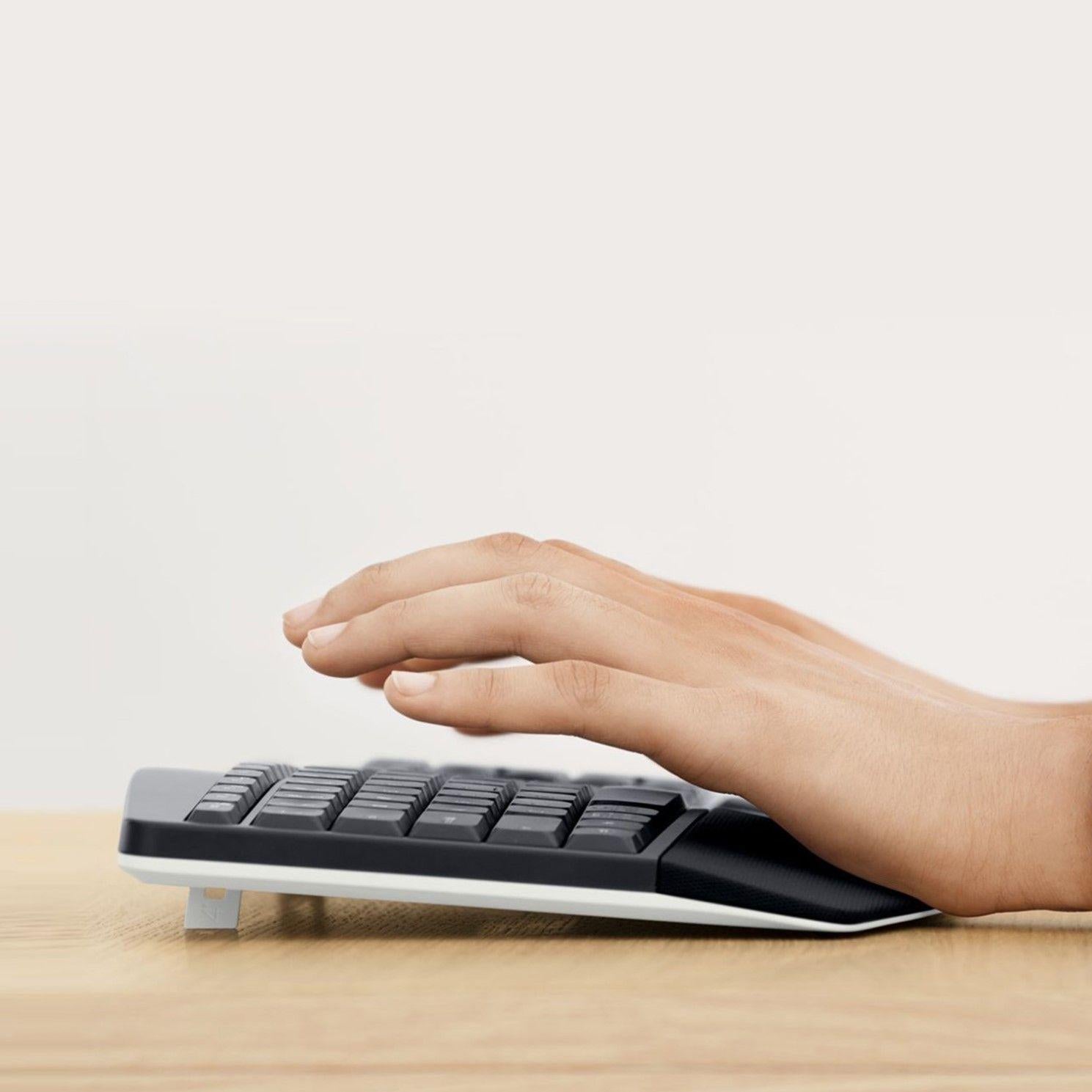 Kомплект клавиатура с мишка Logitech MK850