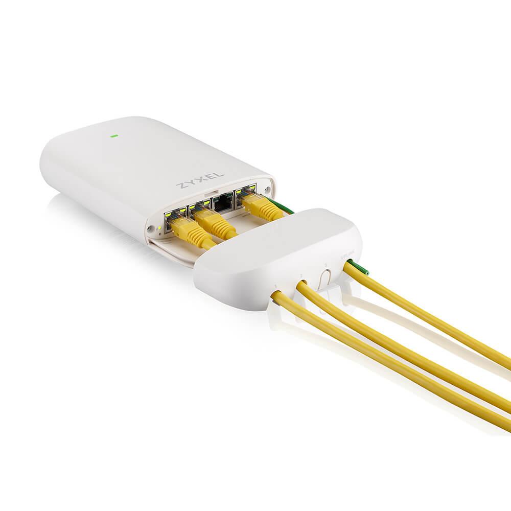 PoE удължител Zyxel PoE12-3PD, 4 x 1Gb порта, 45W PoE бюджет, за външен монтаж