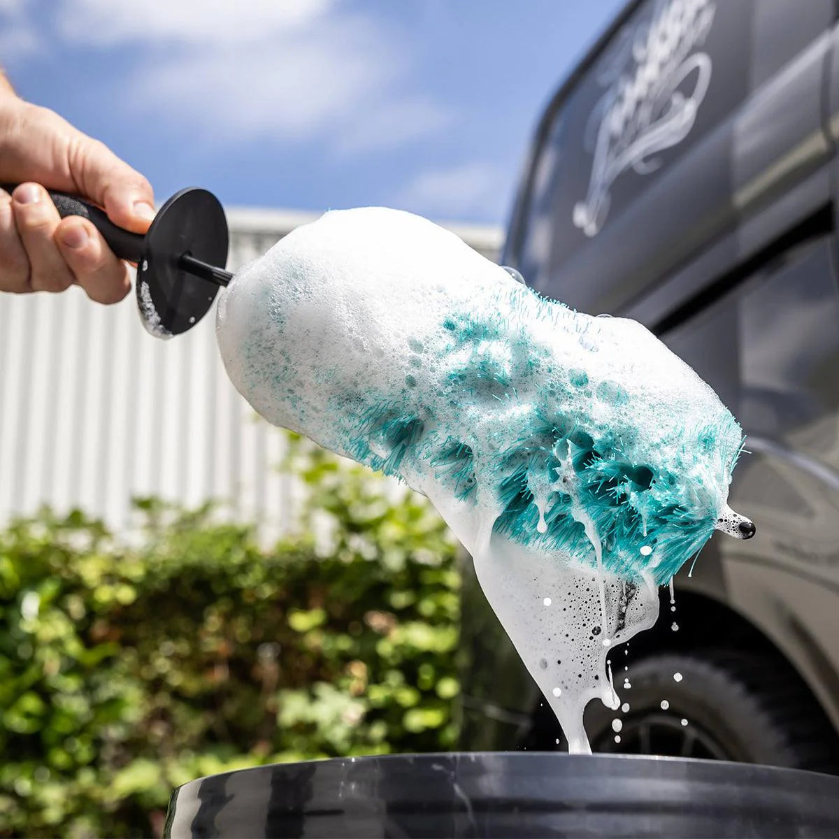 Auto Finesse Mini Barrel Brush – компактна професионална четка за вътрешността на джанти