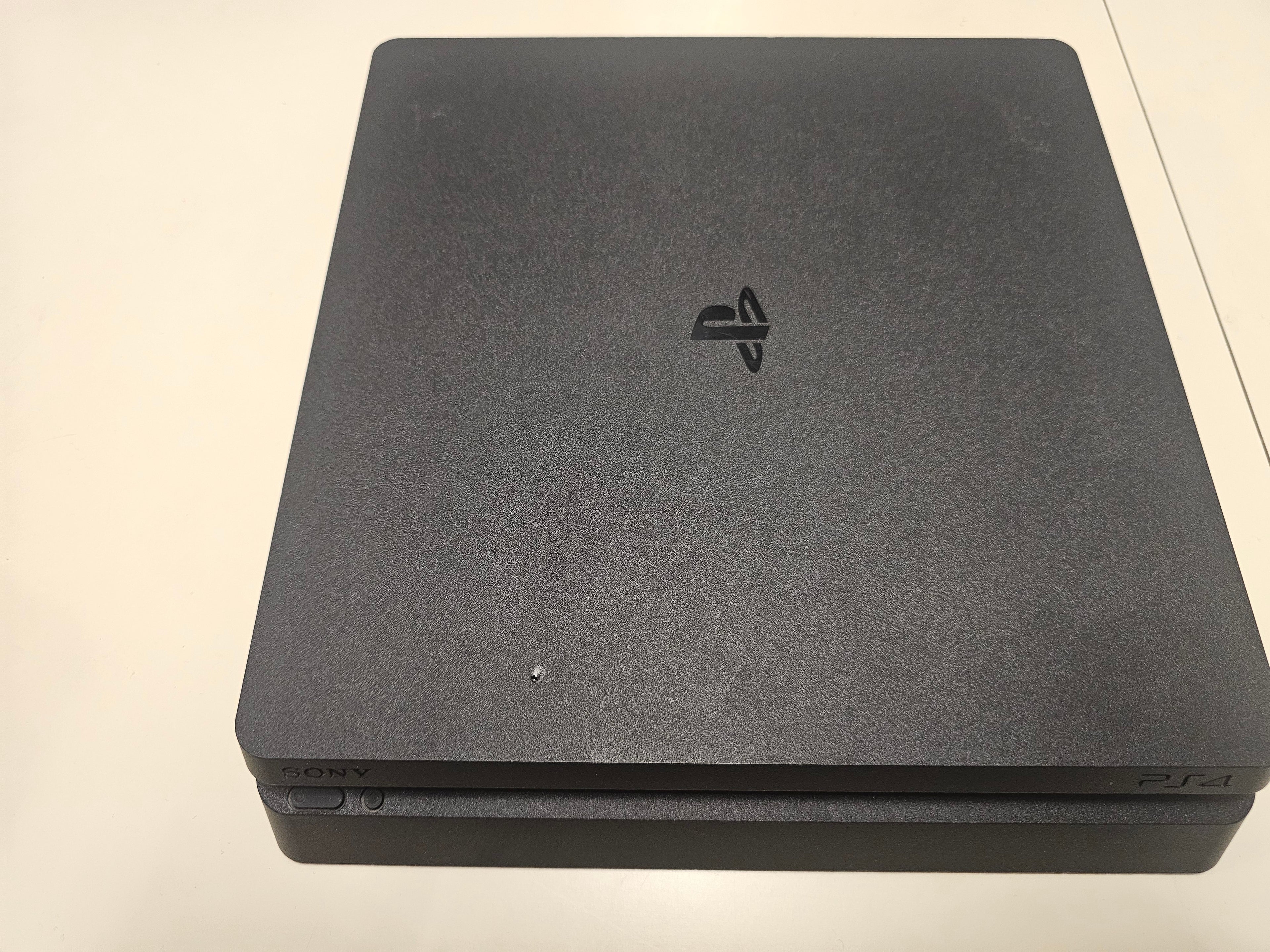 Употребявана конзола PlayStation 4 Slim 1TB (Профилактирана и Репастирана) + 1 Година Гаранция