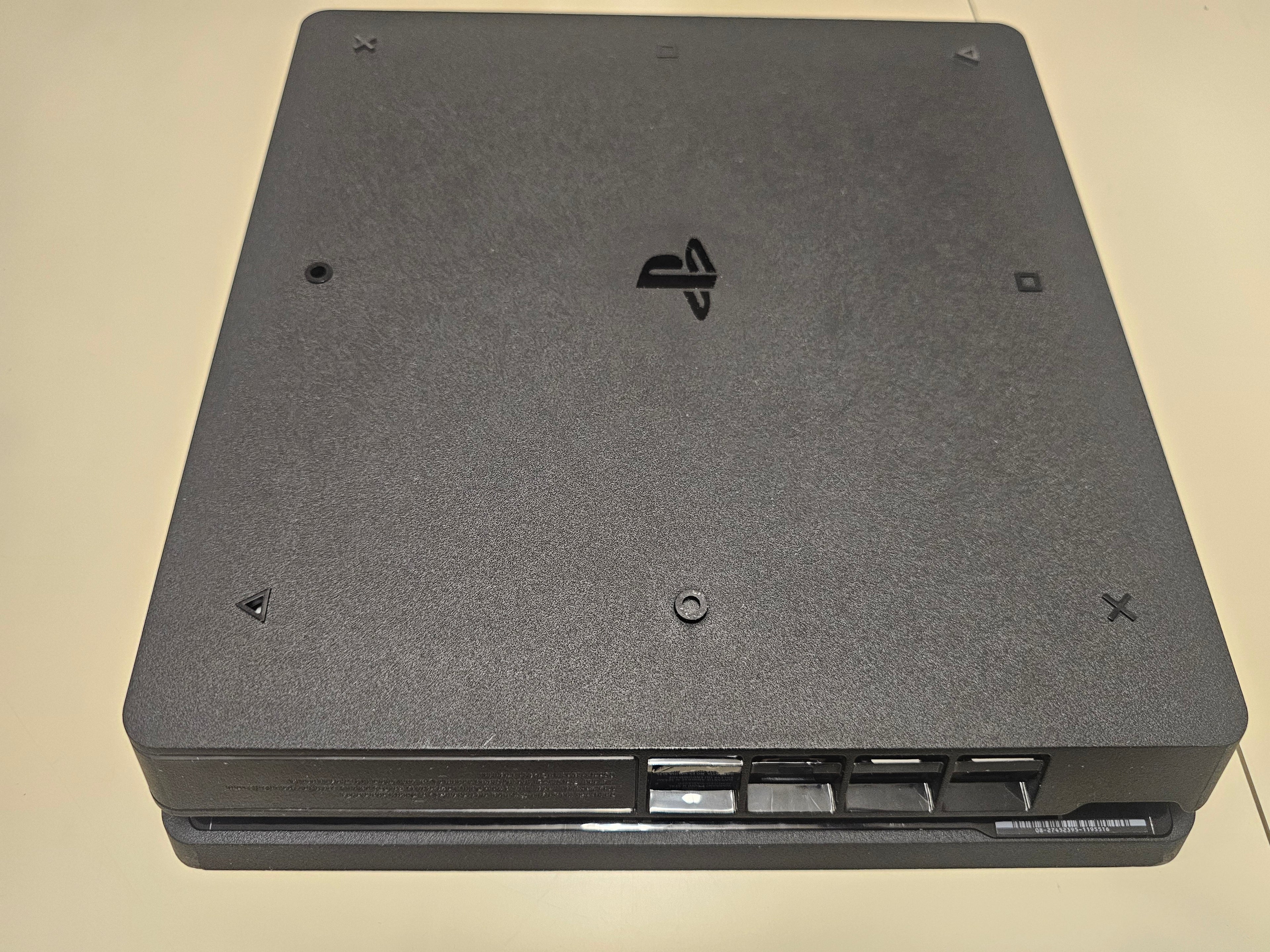 Употребявана конзола PlayStation 4 Slim 1TB (Профилактирана и Репастирана) + 1 Година Гаранция