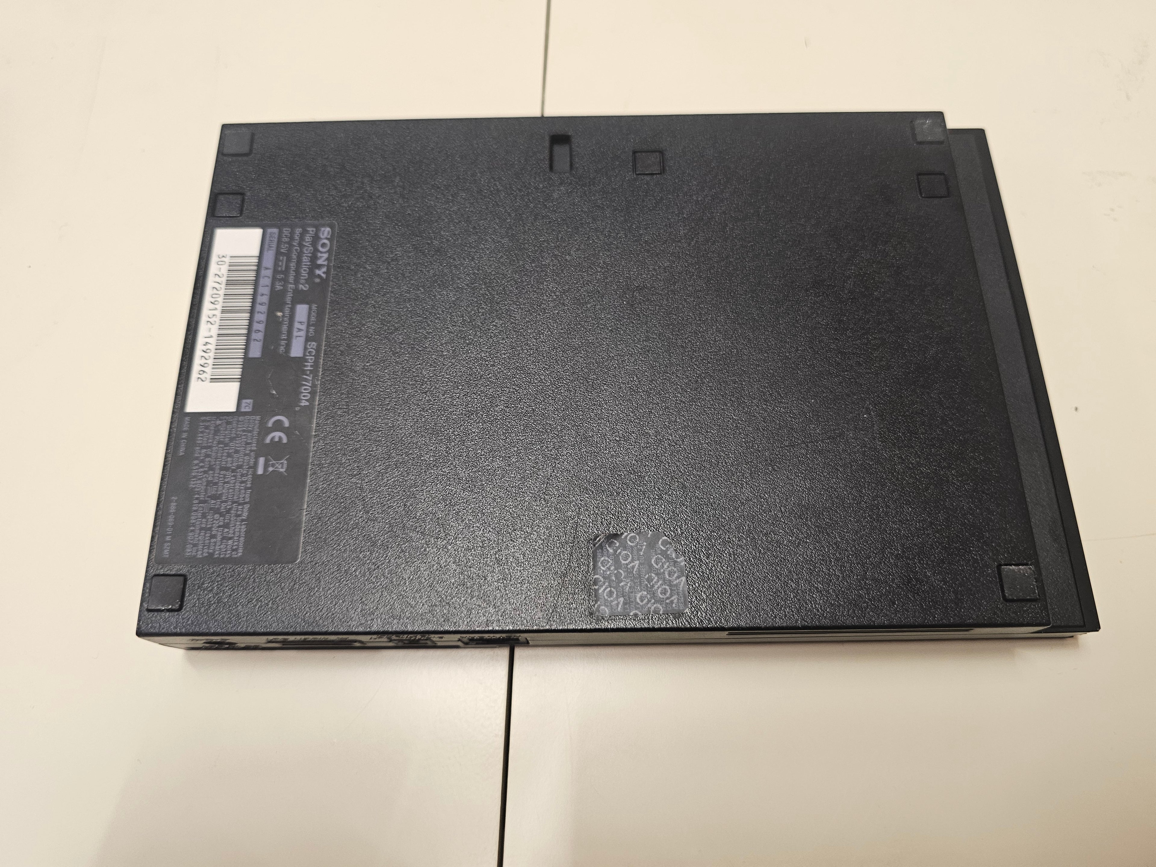 Конзола PlayStation 2 Slim (Употребявана) – Пълен комплект с оригинална кутия, 8MB карта памет и 1 Година Гаранция