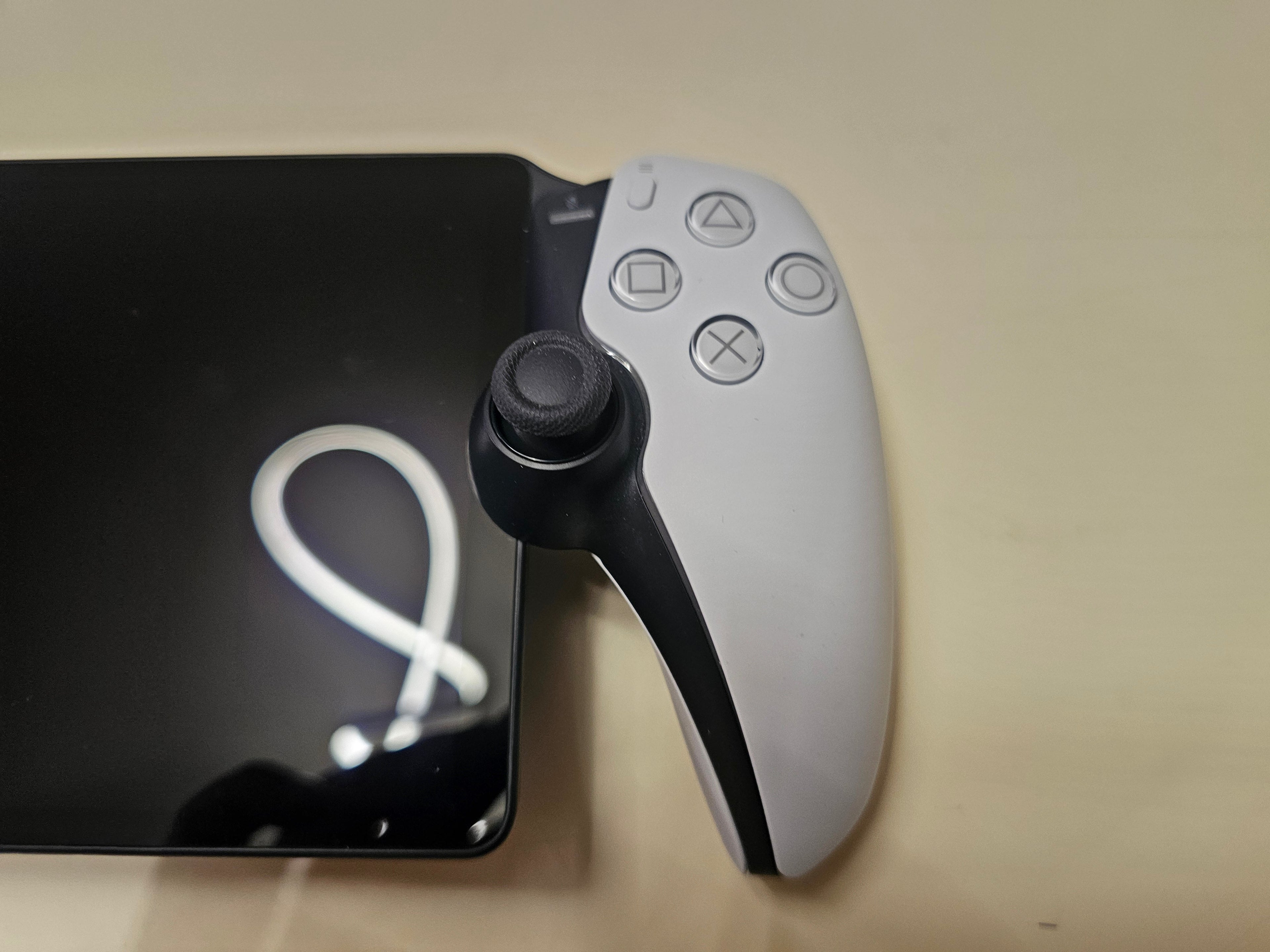 Употребяван PlayStation Portal Remote Player – комплект с кабел и 1 Година Гаранция