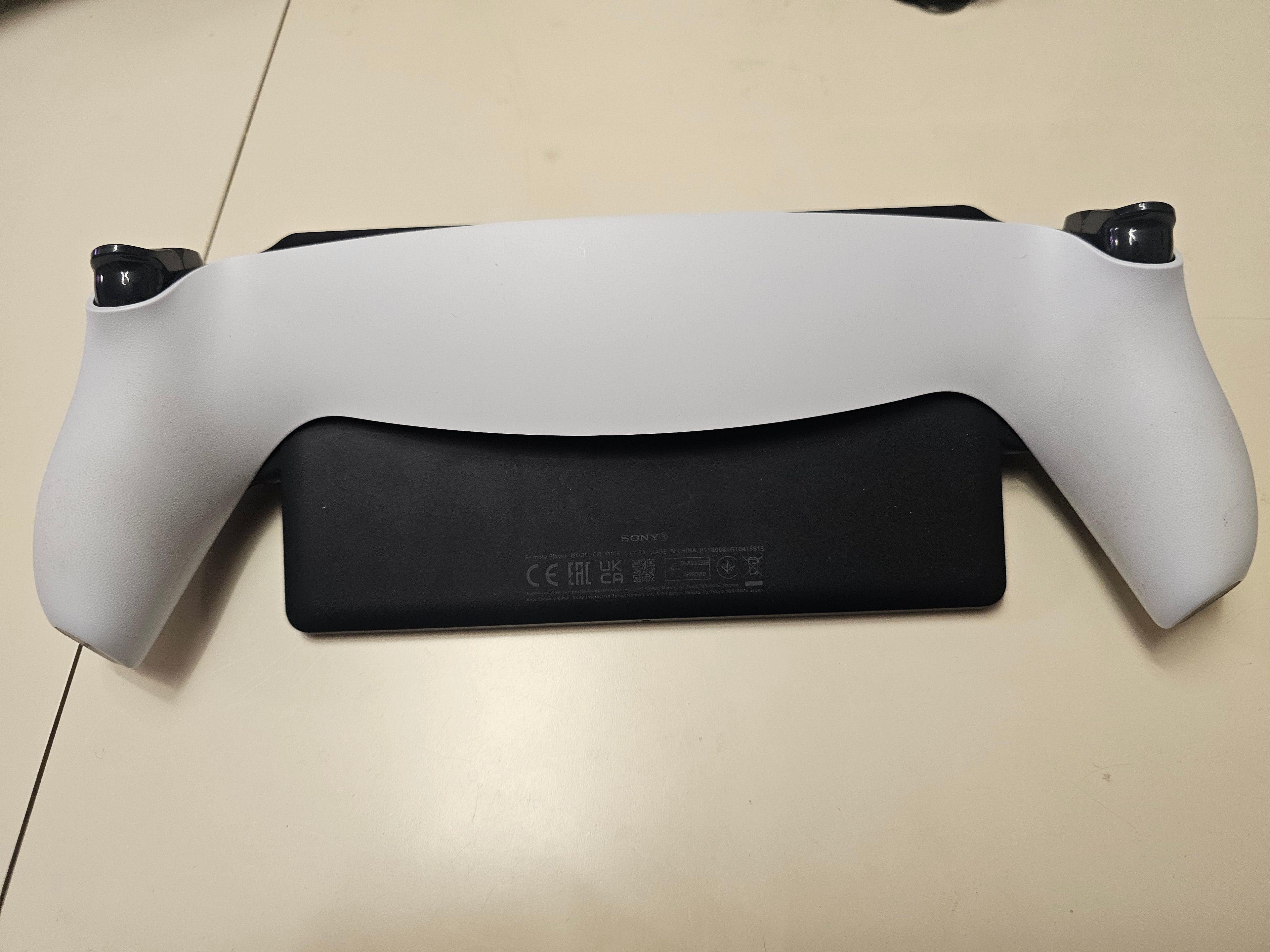 Употребяван PlayStation Portal Remote Player – комплект с кабел и 1 Година Гаранция
