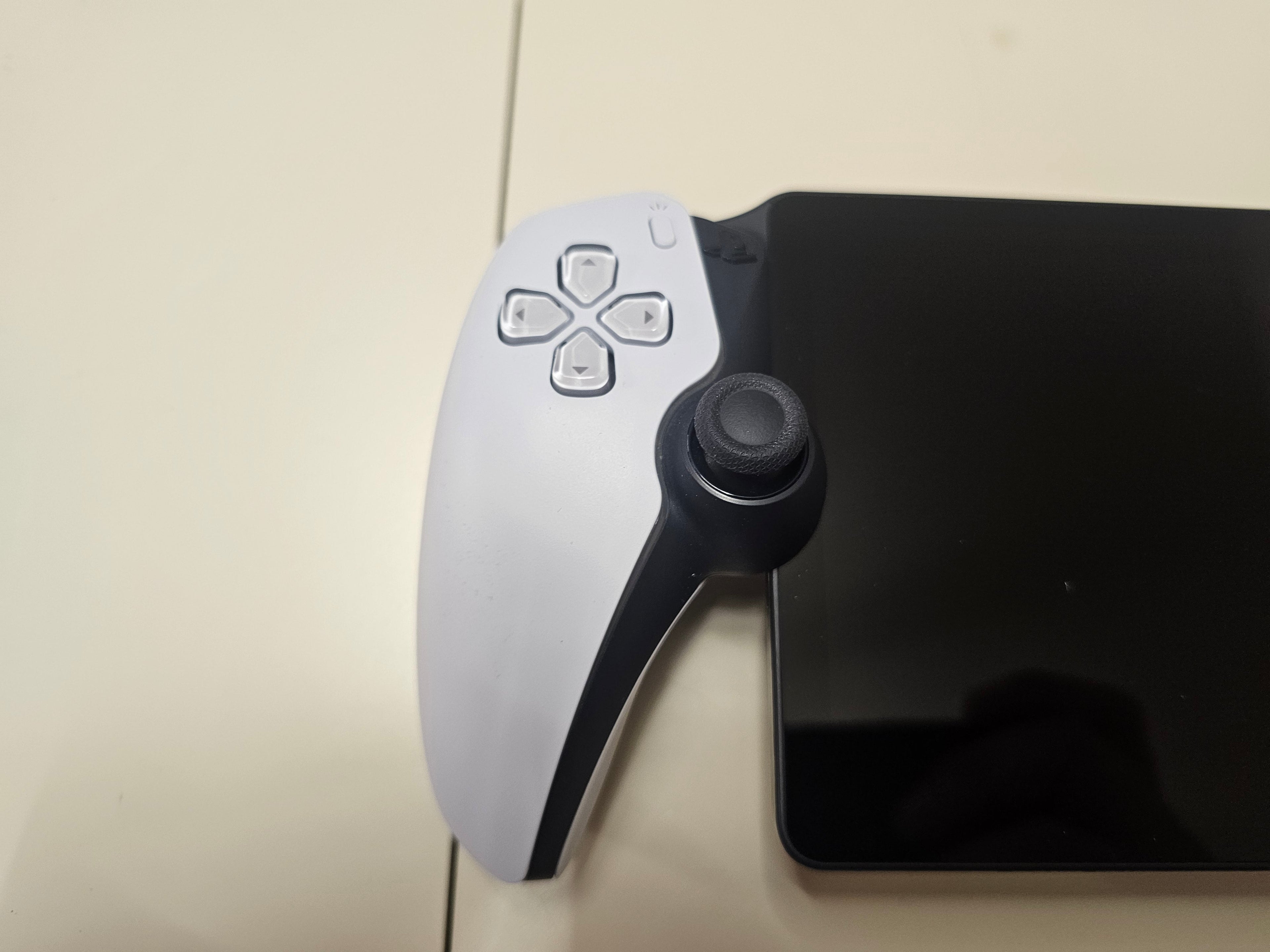 Употребяван PlayStation Portal Remote Player – комплект с кабел и 1 Година Гаранция