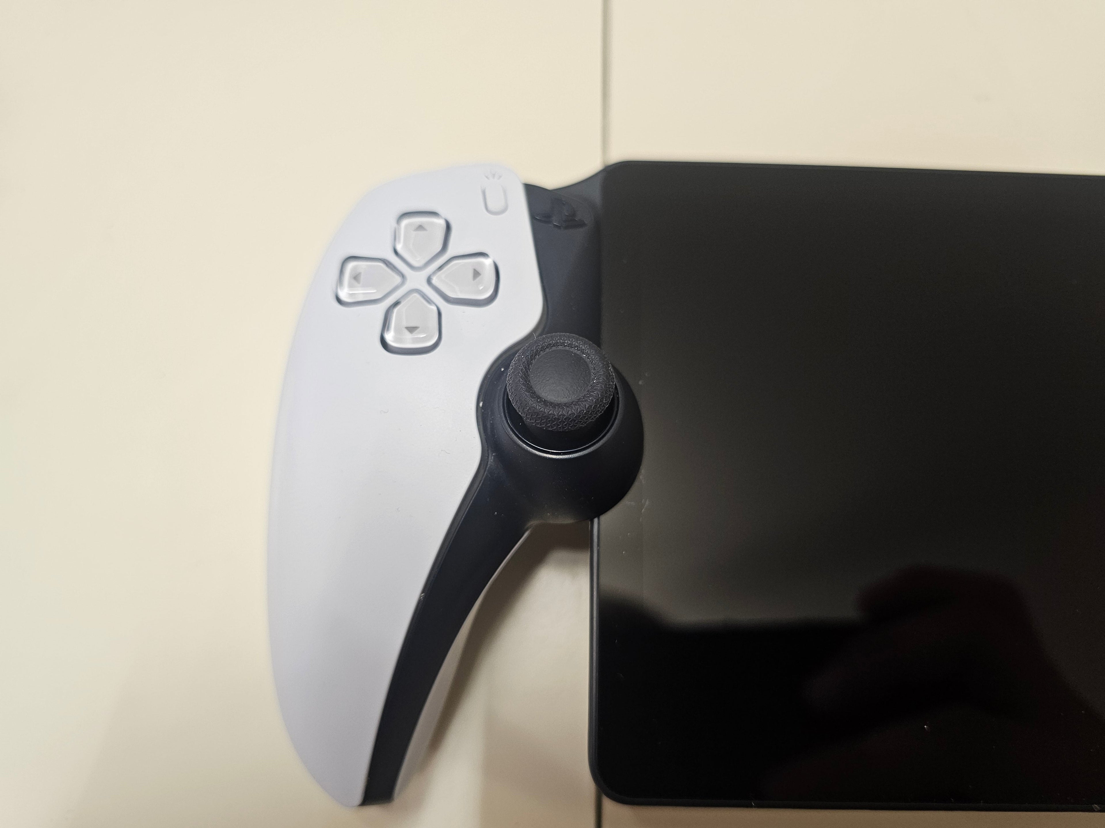 Употребяван PlayStation Portal Remote Player – Пълен комплект с оригинална кутия, кабел и 1 Година Гаранция