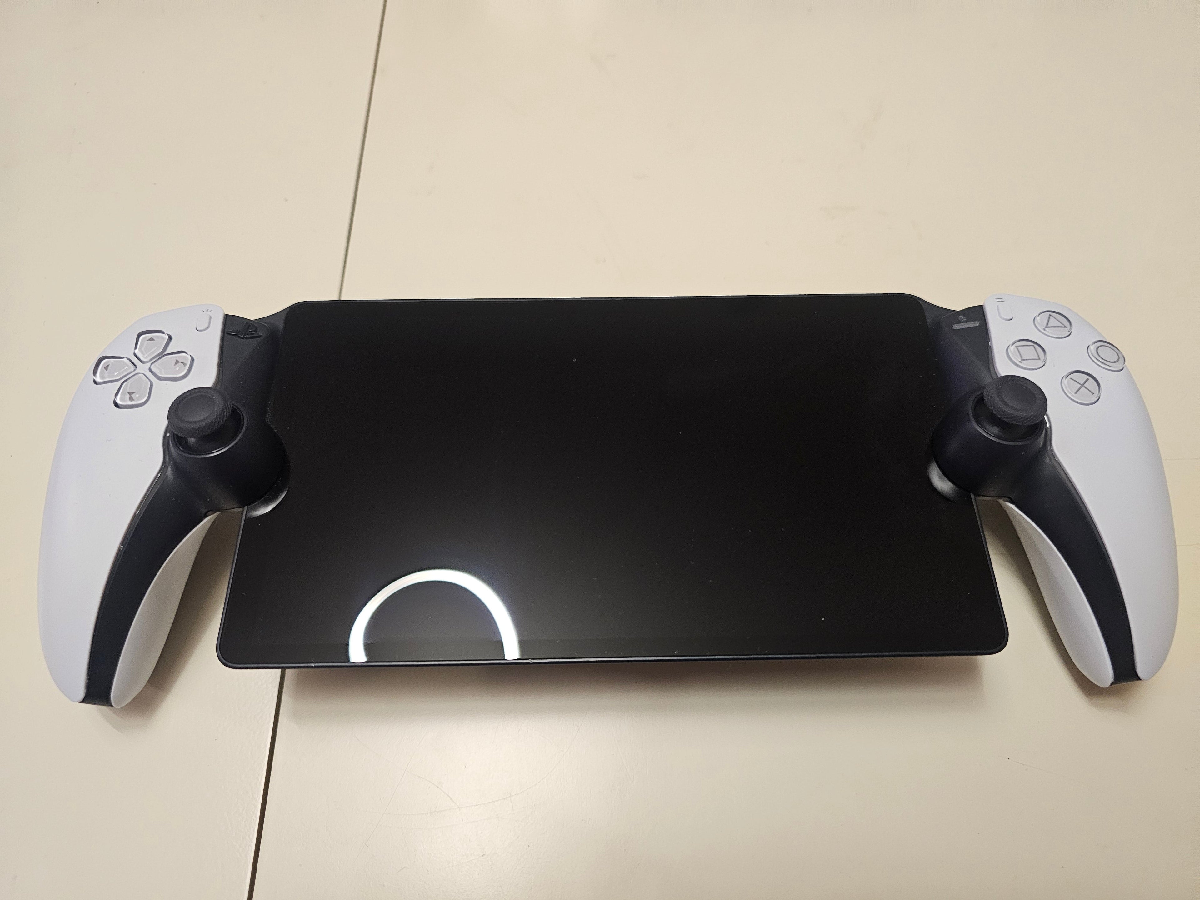 Употребяван PlayStation Portal Remote Player – Пълен комплект с оригинална кутия, кабел и 1 Година Гаранция